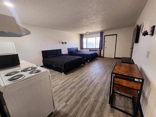 Ambassy Motel image 12