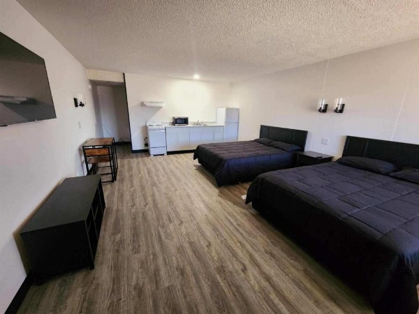 Ambassy Motel image 14