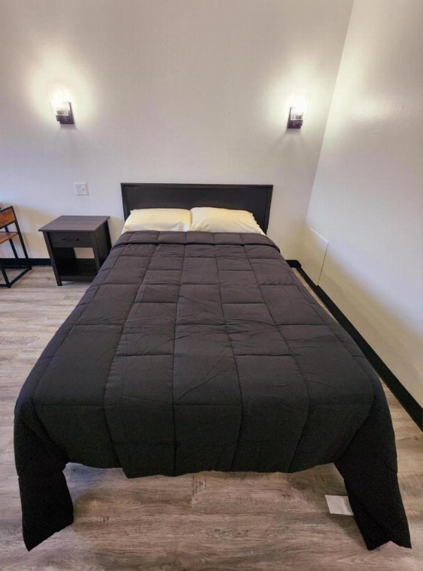 Ambassy Motel image 18