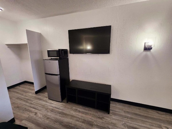 Ambassy Motel Main image