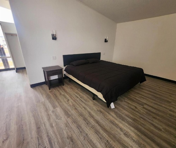 Ambassy Motel image 8